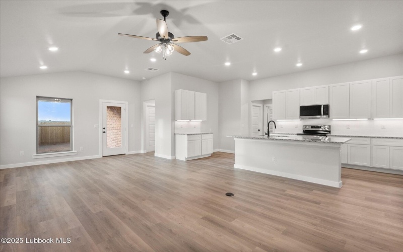 2316 133rd Street, Lubbock, TX 79423, 4 Habitaciones Habitaciones , ,2 BañosBaños,Residential,En Venta,2316 133rd Street,202555902