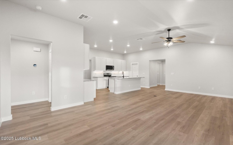 2316 133rd Street, Lubbock, TX 79423, 4 Habitaciones Habitaciones , ,2 BañosBaños,Residential,En Venta,2316 133rd Street,202555902