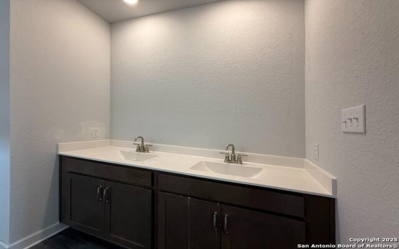 7011 Lower Crossing, San Antonio, TX 78252, 3 Bedrooms Bedrooms, ,2 BathroomsBathrooms,Residential,For Sale,7011 Lower Crossing,1873312