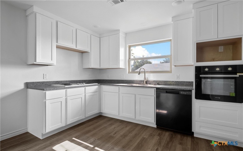 506 E Avenue R, Belton, TX 76513, 3 Habitaciones Habitaciones , ,2 BañosBaños,Residential,En Venta,506 E Avenue R,0,582431