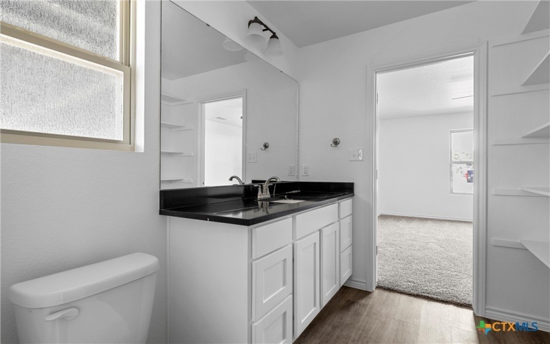 506 E Avenue R, Belton, TX 76513, 3 Habitaciones Habitaciones , ,2 BañosBaños,Residential,En Venta,506 E Avenue R,0,582431