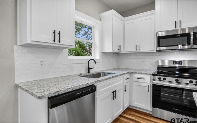 1002 E Main St, Whitehouse, TX 75791, 3 Bedrooms Bedrooms, ,2 BathroomsBathrooms,Residential,For Sale,1002 E Main St,0,25008696