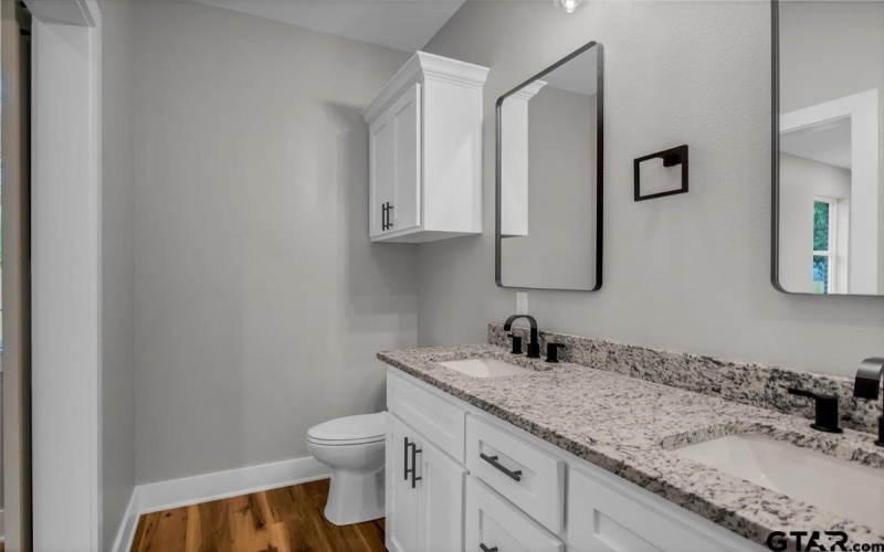 1002 E Main St, Whitehouse, TX 75791, 3 Bedrooms Bedrooms, ,2 BathroomsBathrooms,Residential,For Sale,1002 E Main St,0,25008696