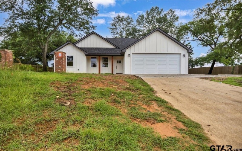 1002 E Main St, Whitehouse, TX 75791, 3 Bedrooms Bedrooms, ,2 BathroomsBathrooms,Residential,For Sale,1002 E Main St,0,25008696