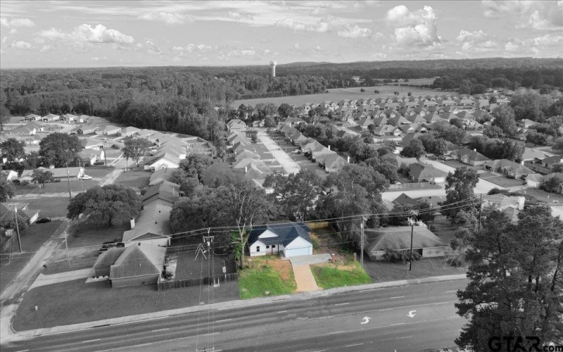 1002 E Main St, Whitehouse, TX 75791, 3 Bedrooms Bedrooms, ,2 BathroomsBathrooms,Residential,For Sale,1002 E Main St,0,25008696