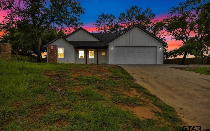 1002 E Main St, Whitehouse, TX 75791, 3 Bedrooms Bedrooms, ,2 BathroomsBathrooms,Residential,For Sale,1002 E Main St,0,25008696
