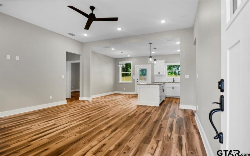 1002 E Main St, Whitehouse, TX 75791, 3 Bedrooms Bedrooms, ,2 BathroomsBathrooms,Residential,For Sale,1002 E Main St,0,25008696