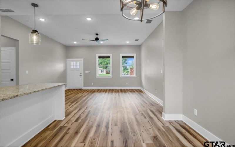 1002 E Main St, Whitehouse, TX 75791, 3 Bedrooms Bedrooms, ,2 BathroomsBathrooms,Residential,For Sale,1002 E Main St,0,25008696
