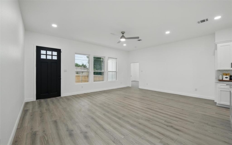 3220 N Houston, Fort Worth, TX 76106, 3 Bedrooms Bedrooms, ,2 BathroomsBathrooms,Residential,For Sale,3220 N Houston,0,20909579