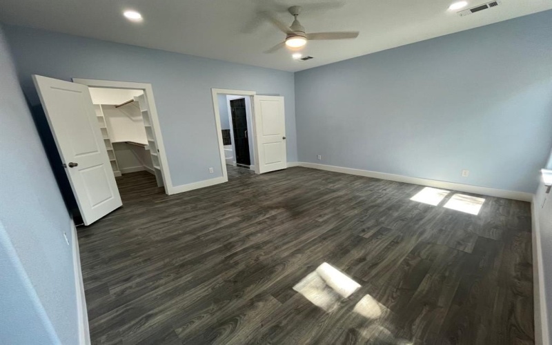 1317 E Tucker Street, Fort Worth, TX 76104, 4 Bedrooms Bedrooms, ,2 BathroomsBathrooms,Residential,For Sale,1317 E Tucker Street,20938981
