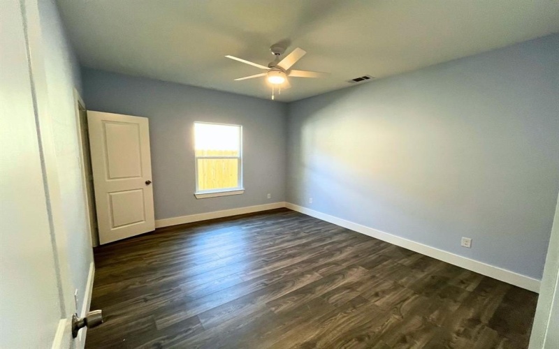 1317 E Tucker Street, Fort Worth, TX 76104, 4 Bedrooms Bedrooms, ,2 BathroomsBathrooms,Residential,For Sale,1317 E Tucker Street,20938981