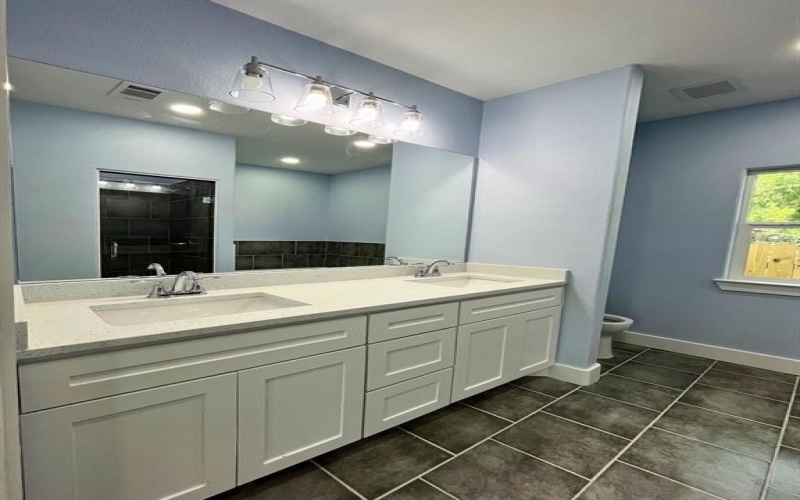 1317 E Tucker Street, Fort Worth, TX 76104, 4 Bedrooms Bedrooms, ,2 BathroomsBathrooms,Residential,For Sale,1317 E Tucker Street,20938981