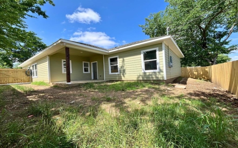 1317 E Tucker Street, Fort Worth, TX 76104, 4 Bedrooms Bedrooms, ,2 BathroomsBathrooms,Residential,For Sale,1317 E Tucker Street,20938981