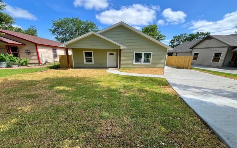 1317 E Tucker Street, Fort Worth, TX 76104, 4 Bedrooms Bedrooms, ,2 BathroomsBathrooms,Residential,For Sale,1317 E Tucker Street,20938981