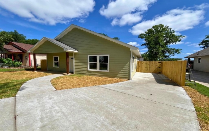 1317 E Tucker Street, Fort Worth, TX 76104, 4 Bedrooms Bedrooms, ,2 BathroomsBathrooms,Residential,For Sale,1317 E Tucker Street,20938981