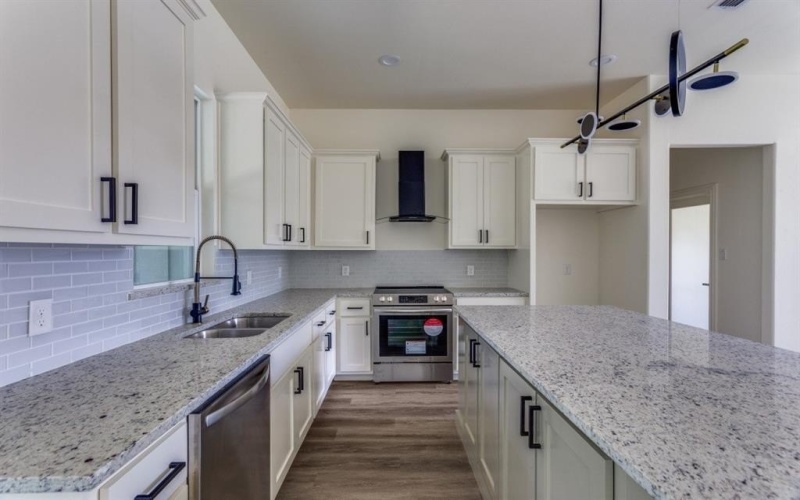 101 Jim Walters Drive, Runaway Bay, TX 76426, 4 Habitaciones Habitaciones , ,2 BañosBaños,Residential,En Venta,101 Jim Walters Drive,20955526
