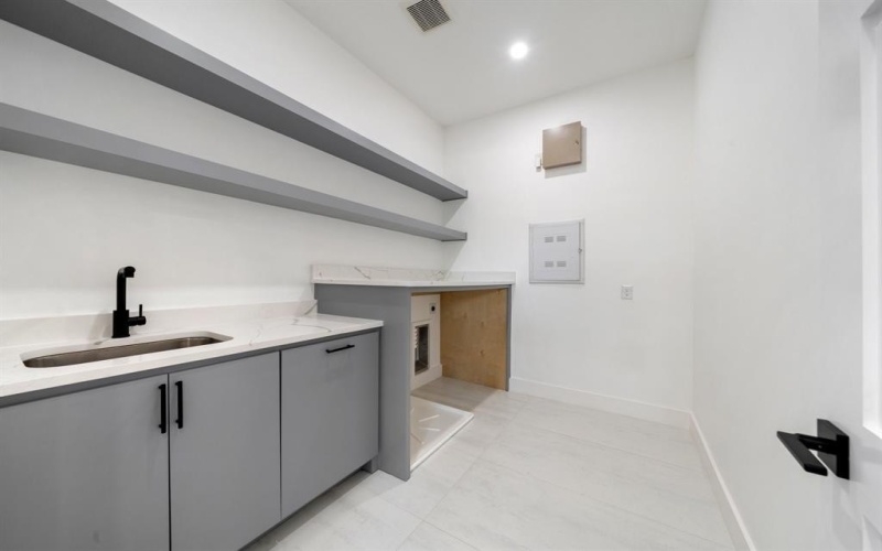 4233 Skillman Street, Dallas, TX 75206, 5 Habitaciones Habitaciones , ,5 BañosBaños,Residential,En Venta,4233 Skillman Street,20956664