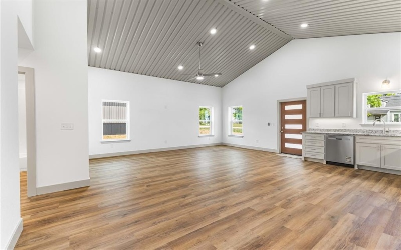 1109 E Navarro Avenue, Mart, TX 76664, 3 Bedrooms Bedrooms, ,2 BathroomsBathrooms,Residential,For Sale,1109 E Navarro Avenue,20961014
