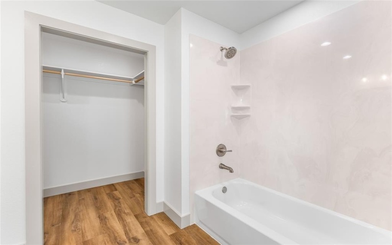 1109 E Navarro Avenue, Mart, TX 76664, 3 Bedrooms Bedrooms, ,2 BathroomsBathrooms,Residential,For Sale,1109 E Navarro Avenue,20961014