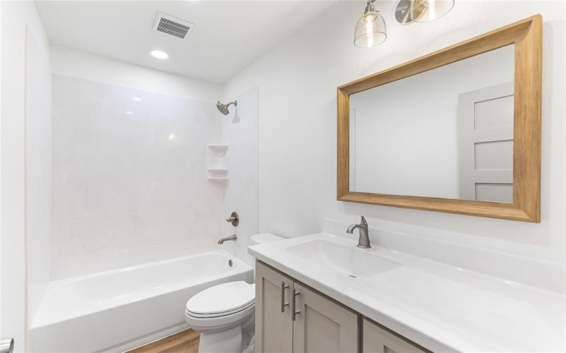 1109 E Navarro Avenue, Mart, TX 76664, 3 Bedrooms Bedrooms, ,2 BathroomsBathrooms,Residential,For Sale,1109 E Navarro Avenue,20961014
