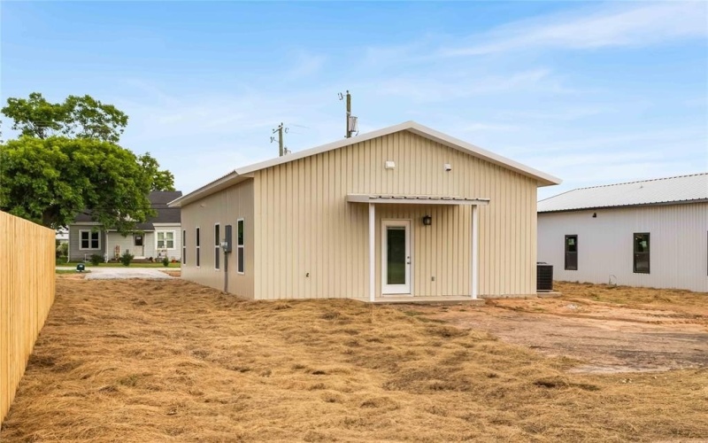1109 E Navarro Avenue, Mart, TX 76664, 3 Bedrooms Bedrooms, ,2 BathroomsBathrooms,Residential,For Sale,1109 E Navarro Avenue,20961014