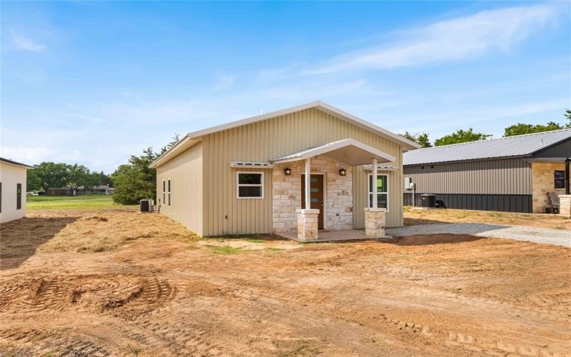 1109 E Navarro Avenue, Mart, TX 76664, 3 Bedrooms Bedrooms, ,2 BathroomsBathrooms,Residential,For Sale,1109 E Navarro Avenue,20961014