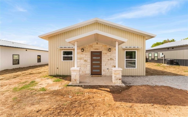 1109 E Navarro Avenue, Mart, TX 76664, 3 Bedrooms Bedrooms, ,2 BathroomsBathrooms,Residential,For Sale,1109 E Navarro Avenue,20961014