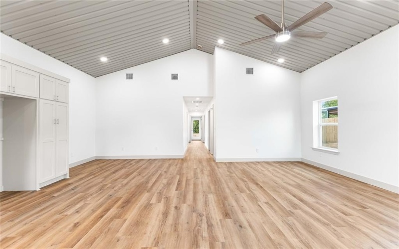 1109 E Navarro Avenue, Mart, TX 76664, 3 Bedrooms Bedrooms, ,2 BathroomsBathrooms,Residential,For Sale,1109 E Navarro Avenue,20961014
