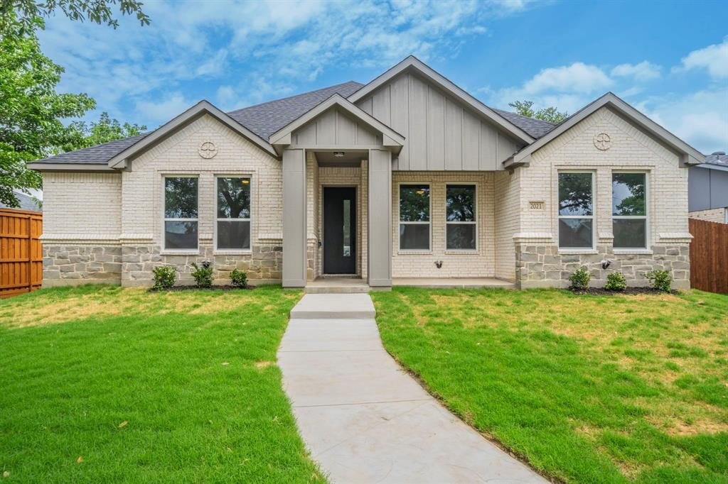 2021 Ash Hill Road, Carrollton, TX 75007, 3 Habitaciones Habitaciones , ,2 BañosBaños,Residential,En Venta,2021 Ash Hill Road,0,20961320