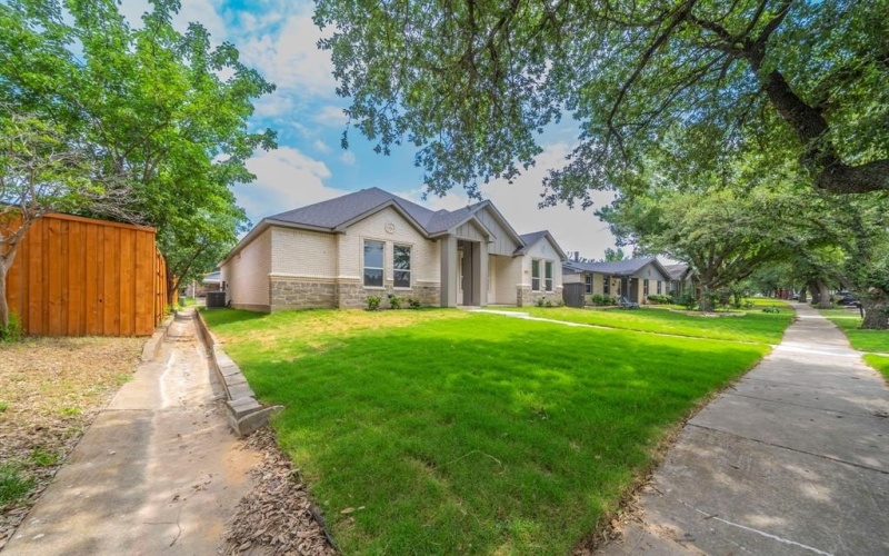 2021 Ash Hill Road, Carrollton, TX 75007, 3 Habitaciones Habitaciones , ,2 BañosBaños,Residential,En Venta,2021 Ash Hill Road,0,20961320