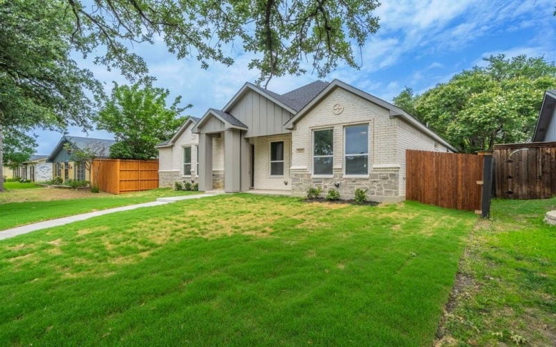 2021 Ash Hill Road, Carrollton, TX 75007, 3 Habitaciones Habitaciones , ,2 BañosBaños,Residential,En Venta,2021 Ash Hill Road,0,20961320