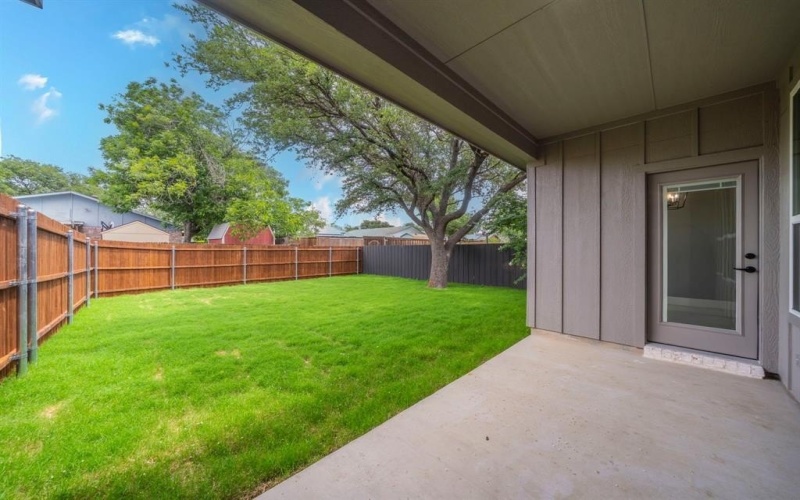 2021 Ash Hill Road, Carrollton, TX 75007, 3 Habitaciones Habitaciones , ,2 BañosBaños,Residential,En Venta,2021 Ash Hill Road,0,20961320