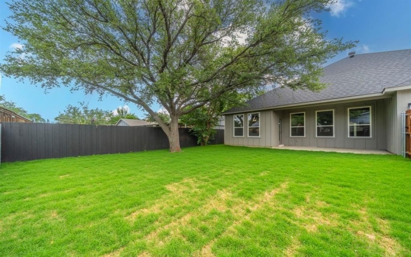 2021 Ash Hill Road, Carrollton, TX 75007, 3 Habitaciones Habitaciones , ,2 BañosBaños,Residential,En Venta,2021 Ash Hill Road,0,20961320