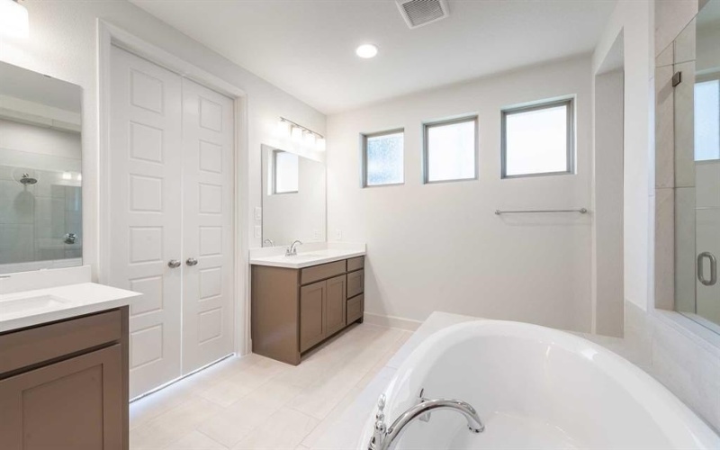 233 Bay Laurel Road, McKinney, TX 75071, 4 Habitaciones Habitaciones , ,3 BañosBaños,Residential,En Venta,233 Bay Laurel Road,0,20961615