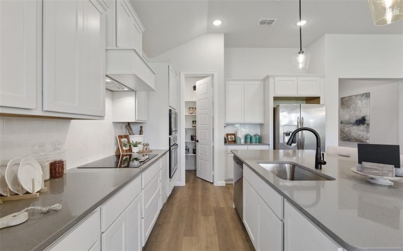 1417 Red Clover Avenue, Van Alstyne, TX 75495, 4 Habitaciones Habitaciones , ,2 BañosBaños,Residential,En Venta,1417 Red Clover Avenue,20961630
