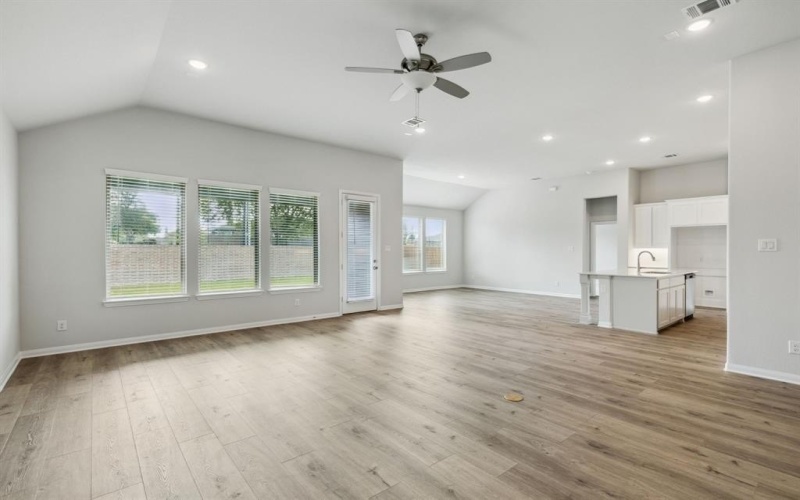 1426 Red Clover Avenue, Van Alstyne, TX 75495, 3 Habitaciones Habitaciones , ,2 BañosBaños,Residential,En Venta,1426 Red Clover Avenue,20961646