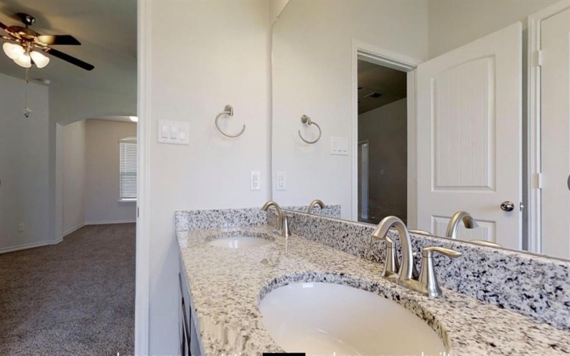 5742 Foggy Lagoon Drive, Waco, TX 76708, 5 Habitaciones Habitaciones , ,2 BañosBaños,Residential,En Venta,5742 Foggy Lagoon Drive,20962119
