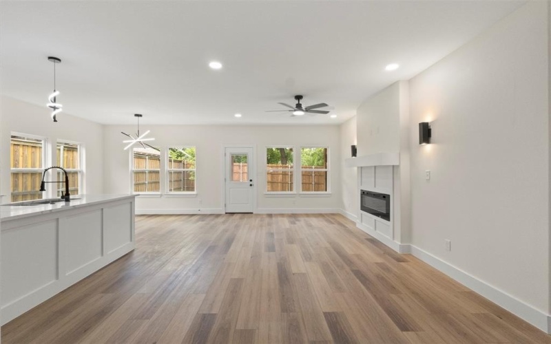 1910 Lea Crest Drive, Dallas, TX 75216, 4 Habitaciones Habitaciones , ,2 BañosBaños,Residential,En Venta,1910 Lea Crest Drive,20962197