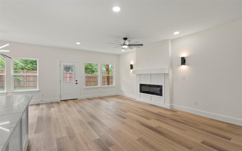 1910 Lea Crest Drive, Dallas, TX 75216, 4 Habitaciones Habitaciones , ,2 BañosBaños,Residential,En Venta,1910 Lea Crest Drive,20962197