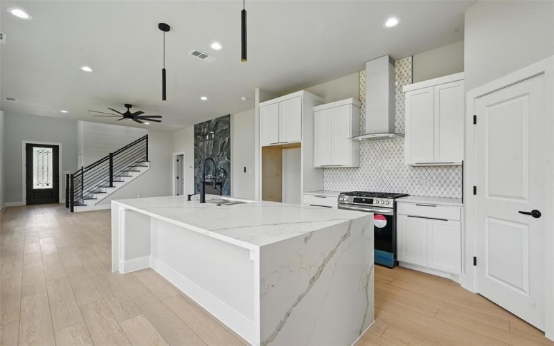 1901 Varsity Drive, Grand Prairie, TX 75051, 4 Bedrooms Bedrooms, ,3 BathroomsBathrooms,Residential,For Sale,1901 Varsity Drive,20962471