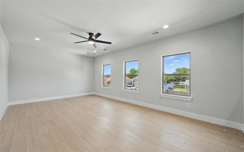 1901 Varsity Drive, Grand Prairie, TX 75051, 4 Bedrooms Bedrooms, ,3 BathroomsBathrooms,Residential,For Sale,1901 Varsity Drive,20962471