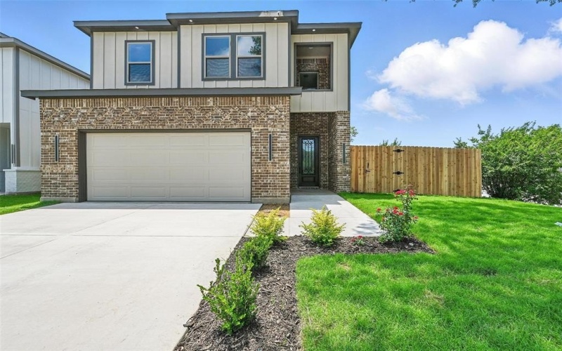1901 Varsity Drive, Grand Prairie, TX 75051, 4 Bedrooms Bedrooms, ,3 BathroomsBathrooms,Residential,For Sale,1901 Varsity Drive,20962471