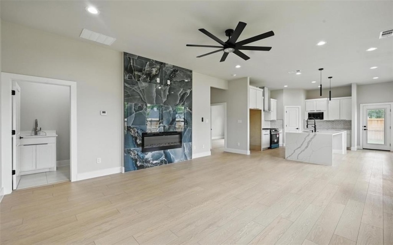 1901 Varsity Drive, Grand Prairie, TX 75051, 4 Bedrooms Bedrooms, ,3 BathroomsBathrooms,Residential,For Sale,1901 Varsity Drive,20962471