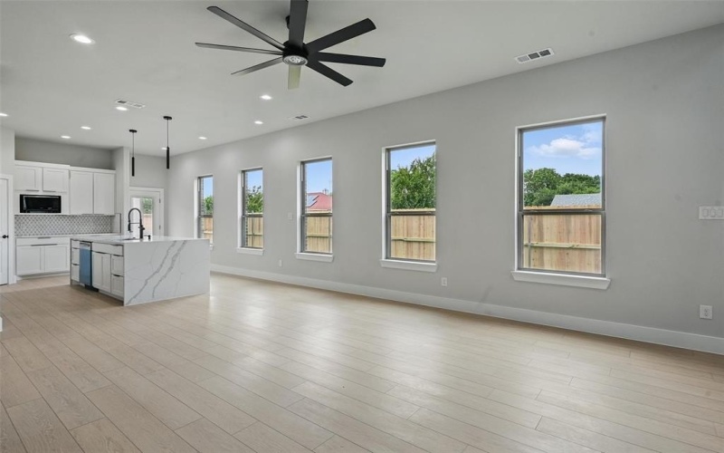 1901 Varsity Drive, Grand Prairie, TX 75051, 4 Bedrooms Bedrooms, ,3 BathroomsBathrooms,Residential,For Sale,1901 Varsity Drive,20962471