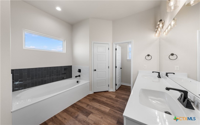 210 Creek Plum Lane, Temple, TX 76502, 4 Habitaciones Habitaciones , ,2 BañosBaños,Residential,En Venta,210 Creek Plum Lane,0,582370