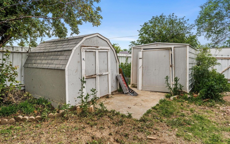 505 2ND Street, Canyon, TX 79015-3415, 3 Habitaciones Habitaciones , ,2 BañosBaños,Residential,En Venta,505 2ND Street,25-5127