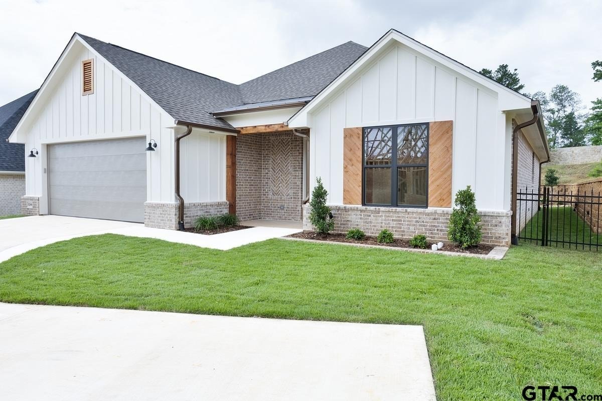 9244 Villas Court, Tyler, TX 75703, 3 Bedrooms Bedrooms, ,3 BathroomsBathrooms,Residential,For Sale,9244 Villas Court,25008710