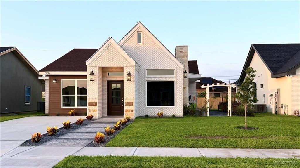 1208 E Acacia Drive, San Juan, TX 78589, 4 Habitaciones Habitaciones , ,2 BañosBaños,Residential,En Venta,1208 E Acacia Drive,472068