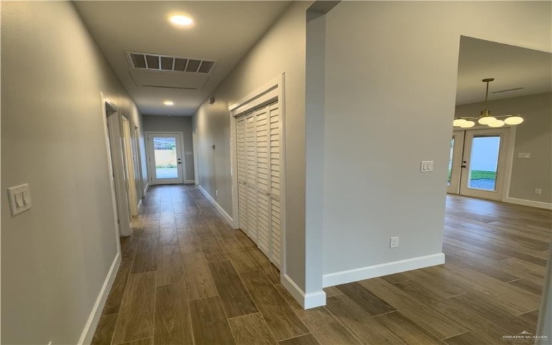 1208 E Acacia Drive, San Juan, TX 78589, 4 Habitaciones Habitaciones , ,2 BañosBaños,Residential,En Venta,1208 E Acacia Drive,472068