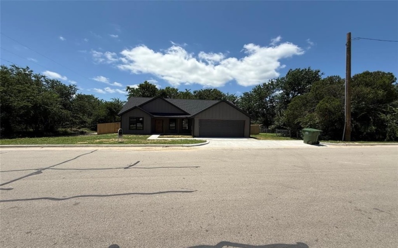 901 SW 10th Street, Mineral Wells, TX 76067, 3 Bedrooms Bedrooms, ,2 BathroomsBathrooms,Residential,For Sale,901 SW 10th Street,20953809